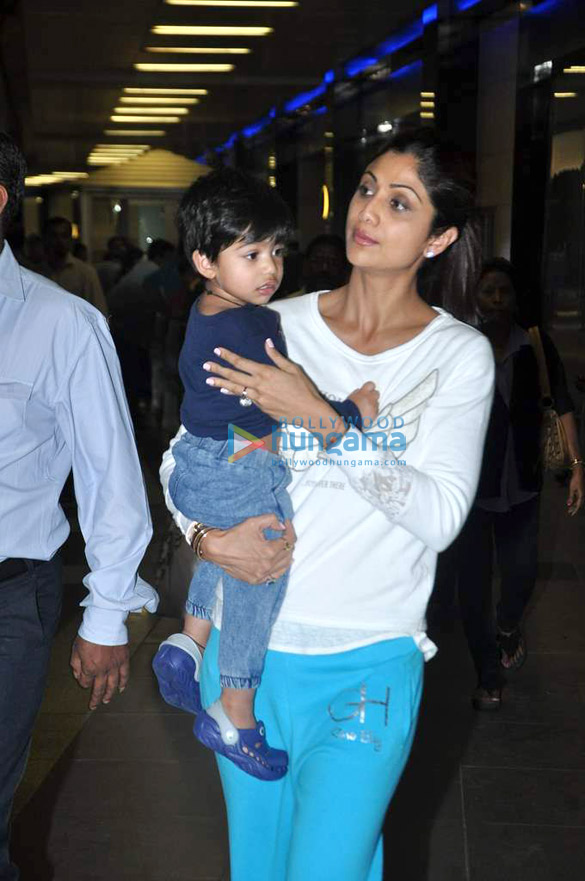 shilpa shetty snapped with her son 2