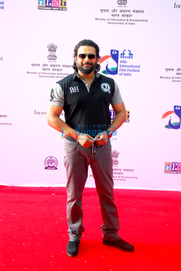 celebs grace the inaugural of 44th international film festival of india 3