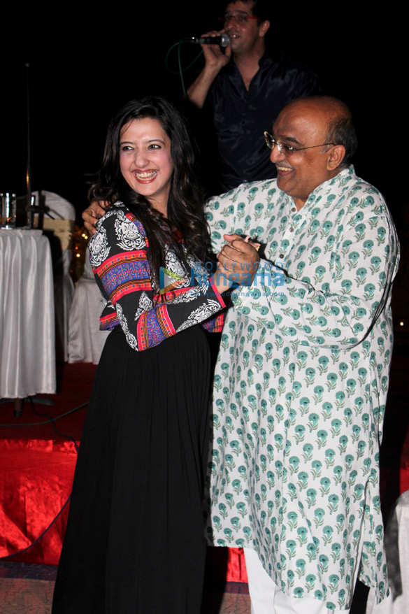 amy billimoria hosts surprise party for her fathers 70th birthday 12