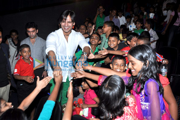 vivek oberoi at the special screening of krrish 3 for kids 3