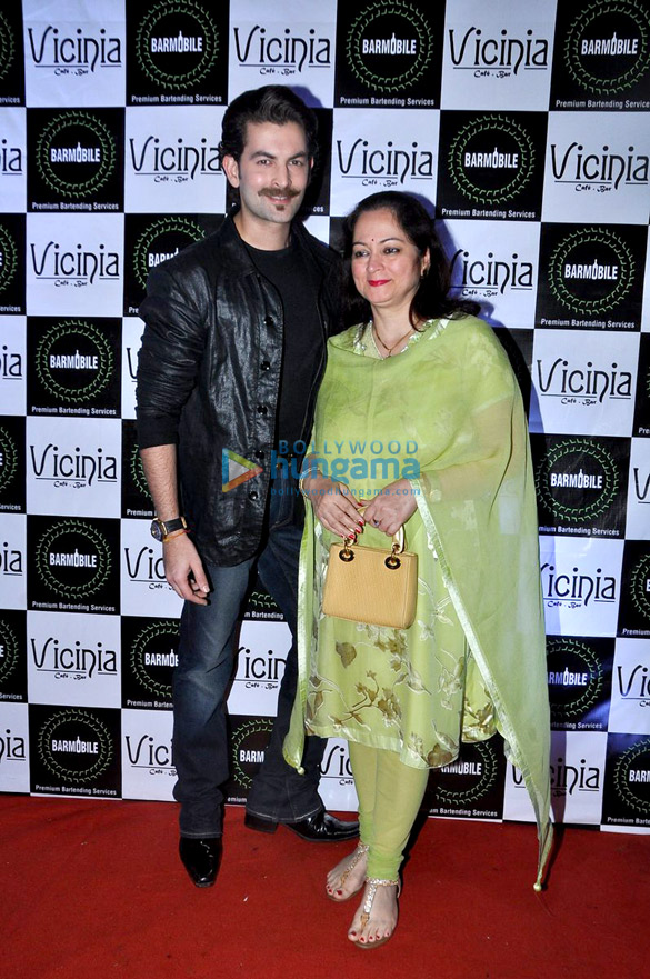 neil nitin mukesh graces the launch of vicinia cafe 2