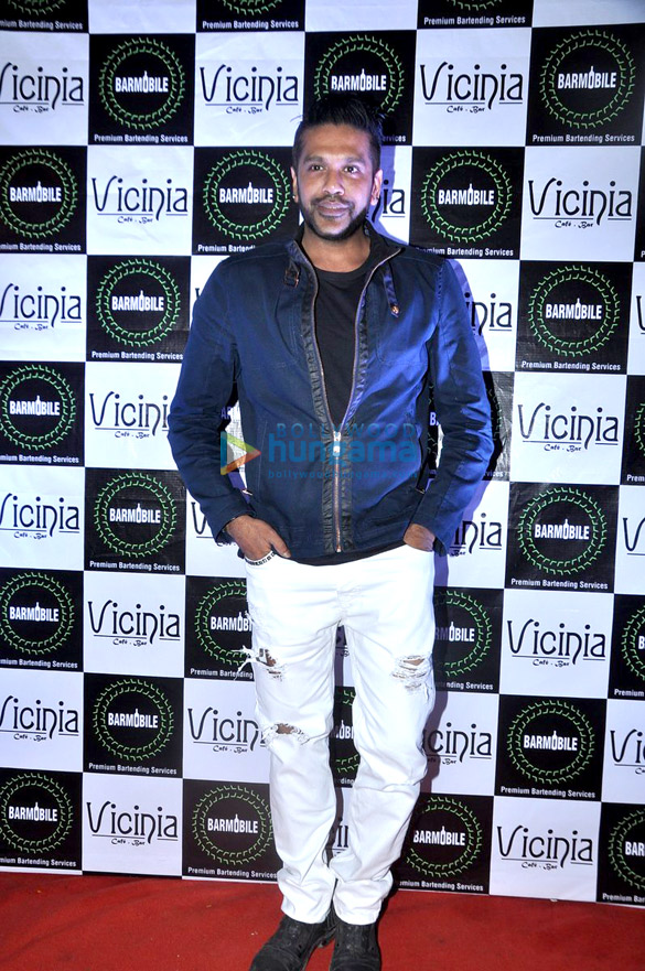 neil nitin mukesh graces the launch of vicinia cafe 5