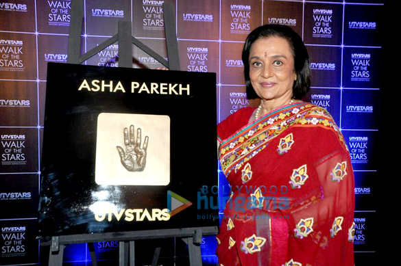 utv stars unveil asha parekhs handprint 3