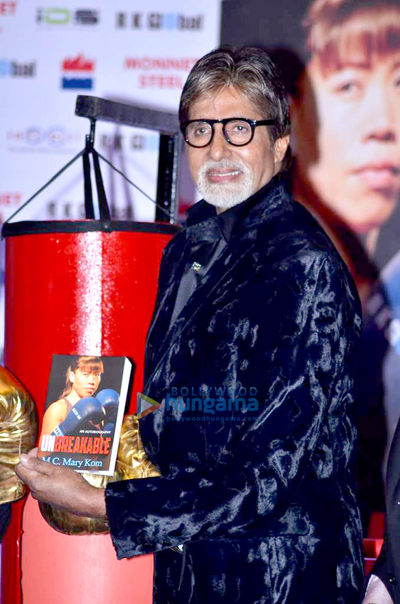 amitabh bachchan launches mary koms autobiography unbreakable 3