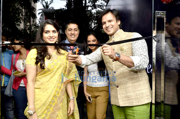vivek oberoi launches shaina ncs new collection for gehna 2