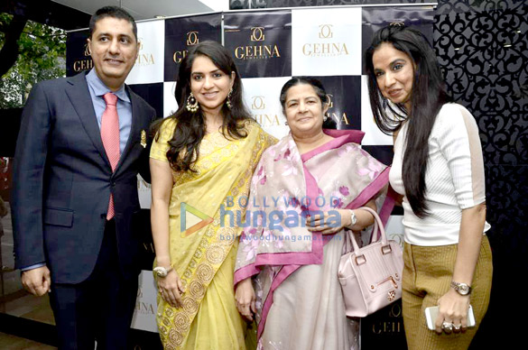 vivek oberoi launches shaina ncs new collection for gehna 4