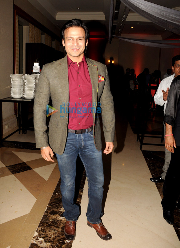 shilpa shetty walks for rohhit vermas show for marigold watches 12