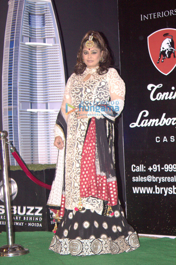 preeti singhal showcases her indian couture at runway rising 6