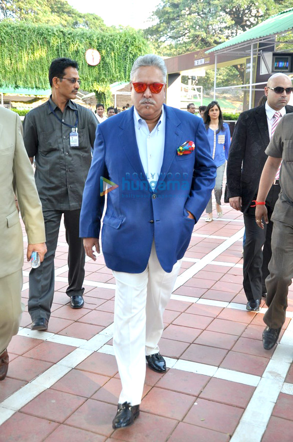 vijay mallya wins at the deltin casino derby 8