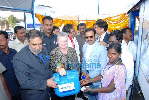 gulshan grover at the jaldhaara foundation to promote safe water consumption 4