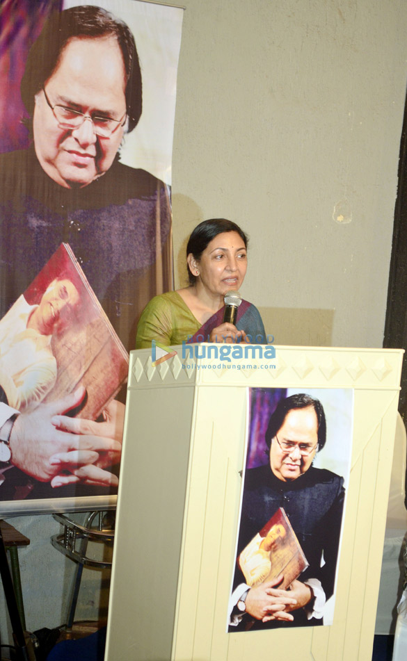 indian film television directors association pay tribute to late farooque shaikh 6