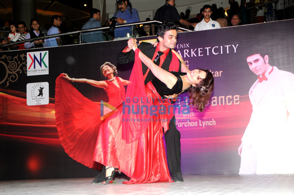 sandip soparrkar performs at phoenix marketcity kurla 14