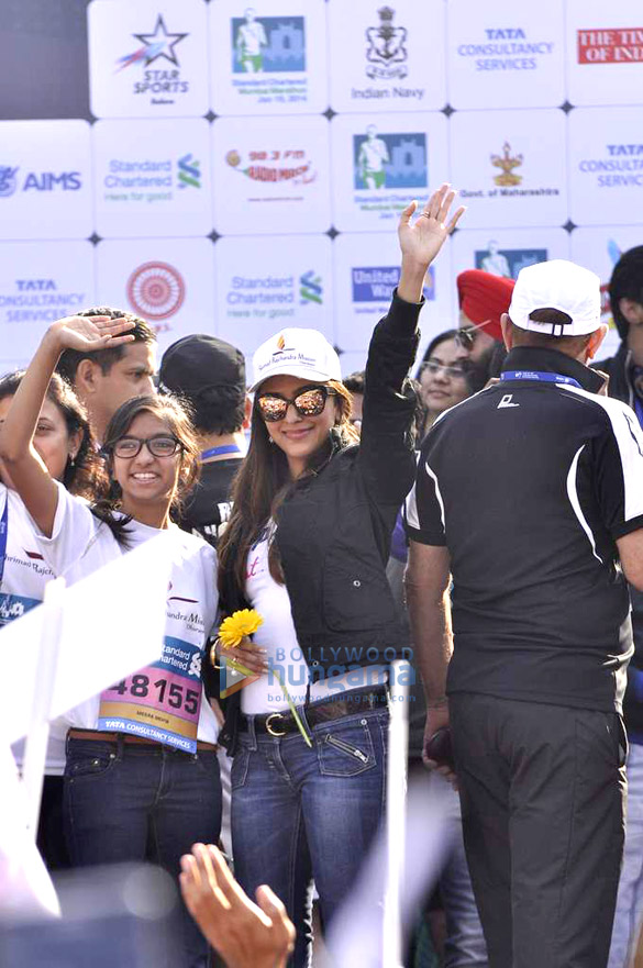celebs grace standard chartered mumbai marathon 2014 8