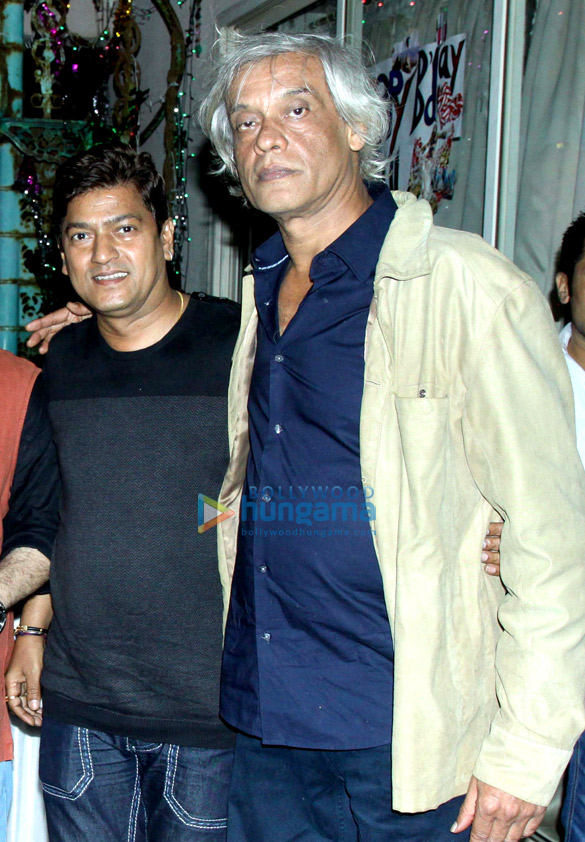 rahul bhatts surprise birthday party for sudhir mishra 9