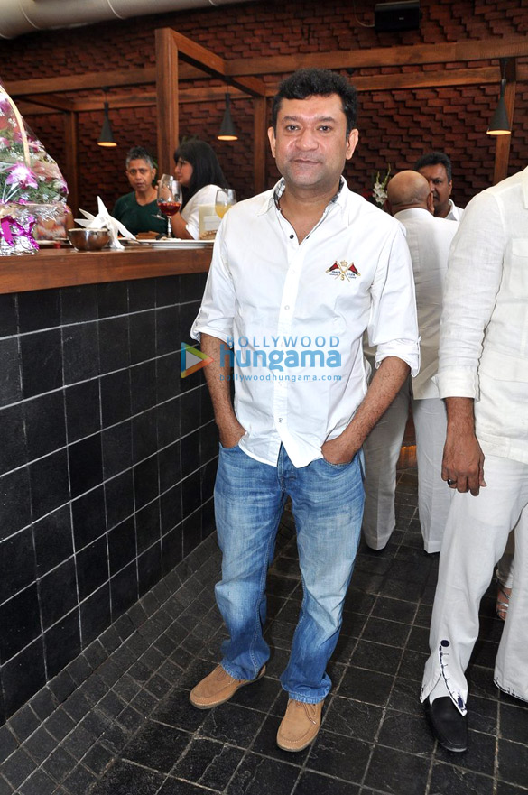 naved jaaferis surprise birthday bash hosted by sayeeda jaaferi 27