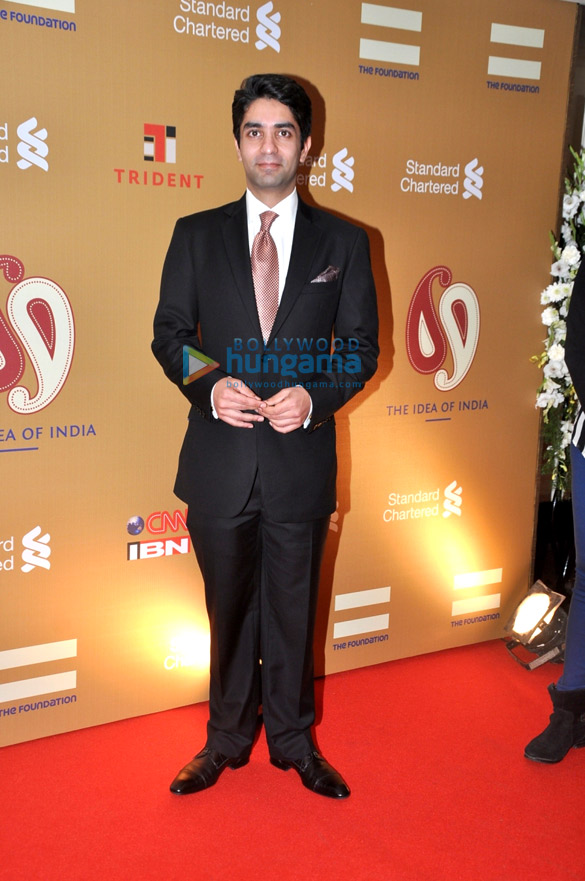 rahul bose at the idea of indias auction 17