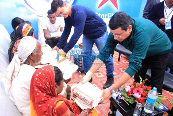 aamir khan visits gaya to announce the second season of satyamev jayate 2
