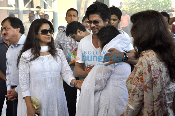 celebs attend bobby chawlas funeral 13
