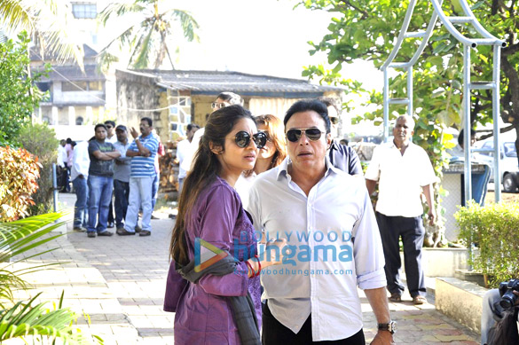 celebs attend bobby chawlas funeral 7