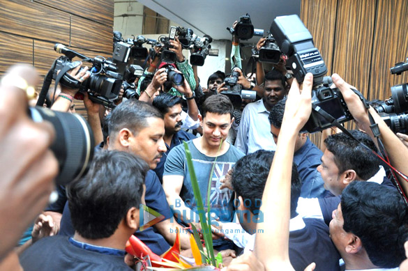 aamir khan meets the media on his 49th birthday 9