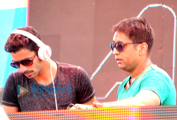 plus 91 holi reloaded bash 2014 11