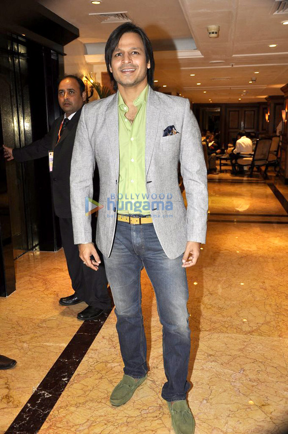 vivek oberoi rati agnihotri at hiv congress forum 5