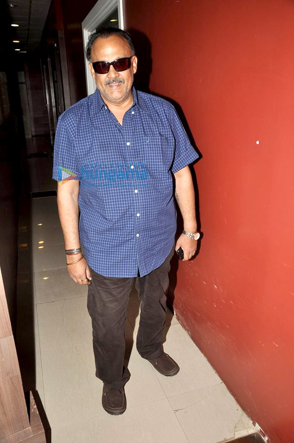 talat aziz shreya ghoshal at carvaan e ghazal celebrations 7