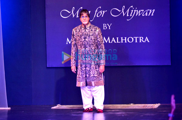 amitabh ranbir akshay walk for manish malhotras show men for mijwan 6