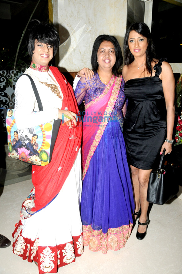 rohhit verma celebrates sister swati loombas birthday 5