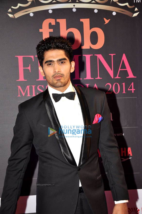 celebs grace the femina miss india 2014 finale 9