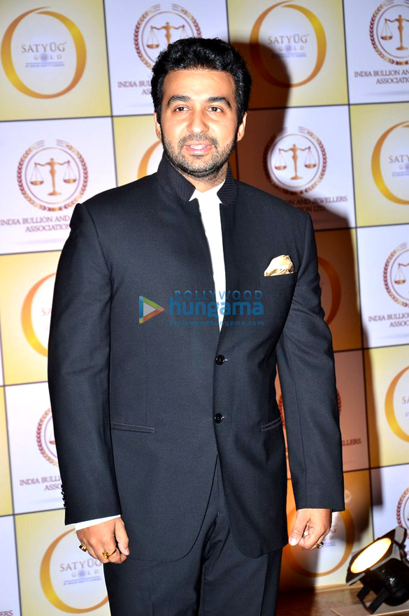 red carpet party of shilpa shettys satyug gold 7