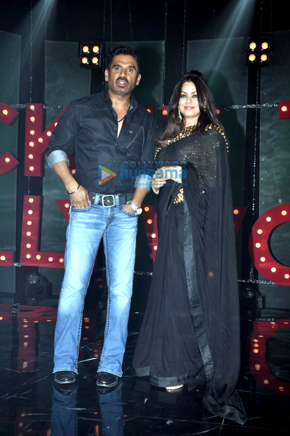 suniel shetty on the sets of ndtv primes ticket to bollywood 3