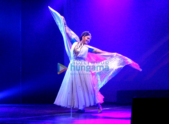 gracy singh performs for the cause of global warming 5