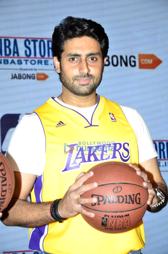 abhishek bachchan launches jabong nbastore in 6