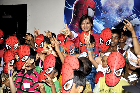 vivek oberoi graces the special screening of the amazing spiderman 2 2