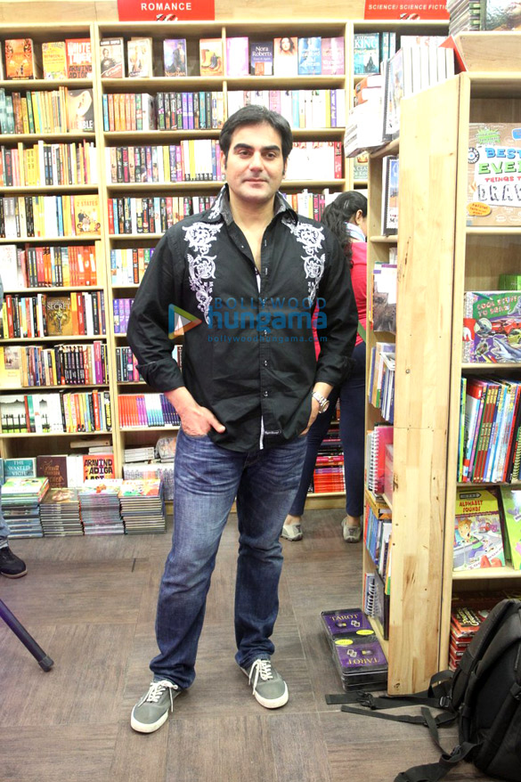 arbaaz khan unveils vickrant mahajans book yes thank you universe 6