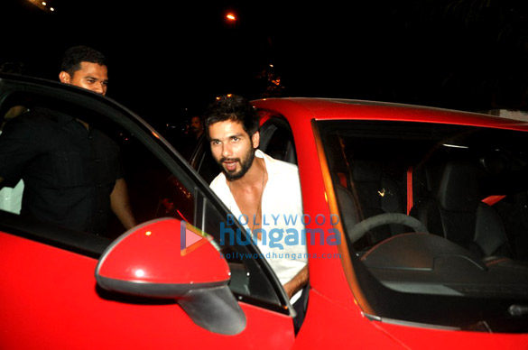 shahid kapoor snapped at villa 69 6