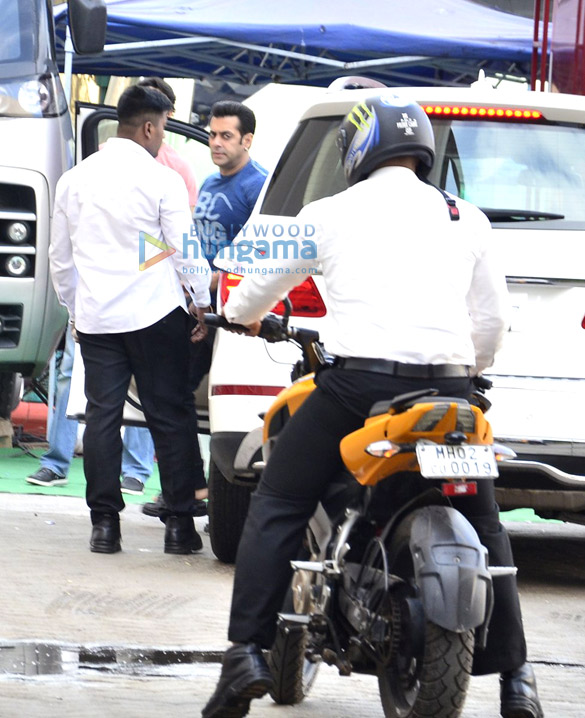 salman khan snapped as he meets a special child at mehboob studio 7