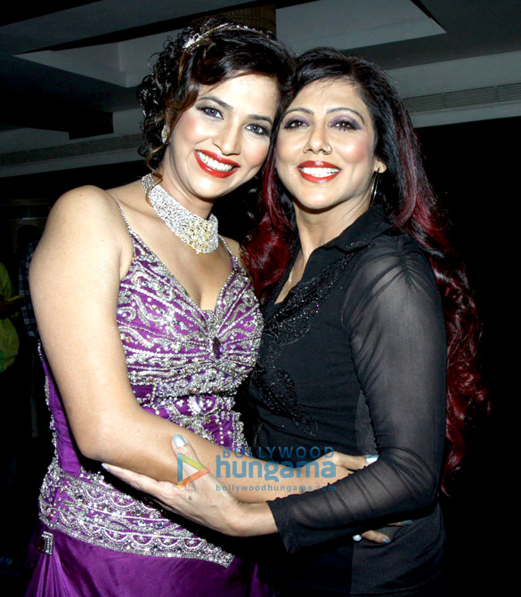 tanisha singh celebrates her birthday with friends 12