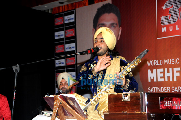 yuvraj harbhajan grace mehfil e sartaaj on world music day 8