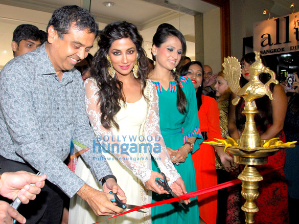 chitrangda singh inaugurates jewellery exhibition glamour north mumbai 2014 2