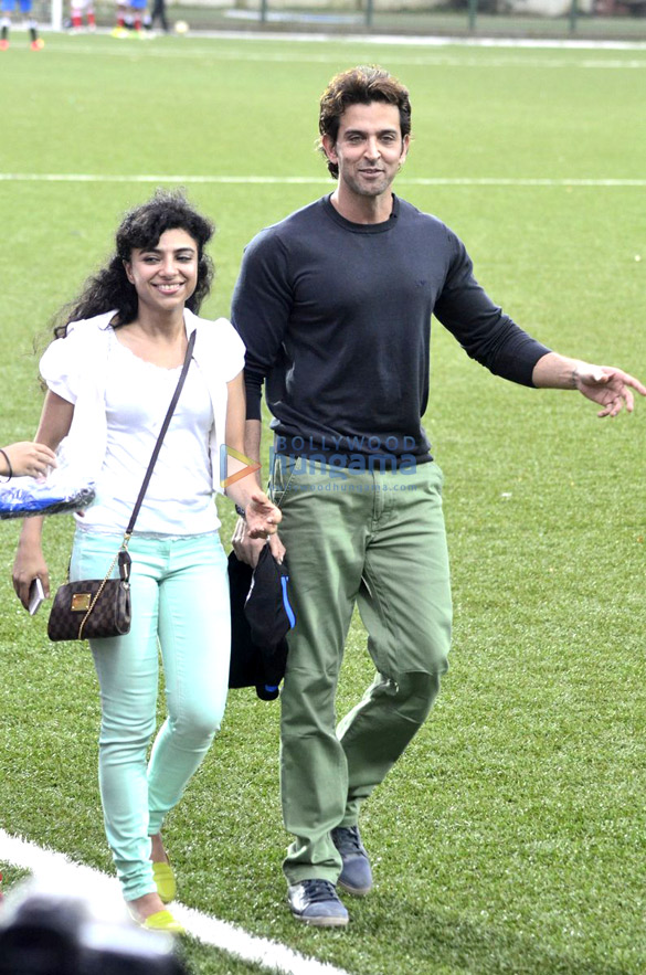 aamir hrithik abhishek at ira khans charity football match 17