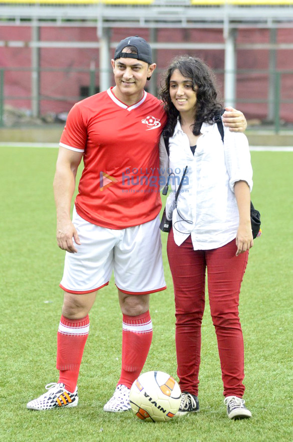 aamir hrithik abhishek at ira khans charity football match 4