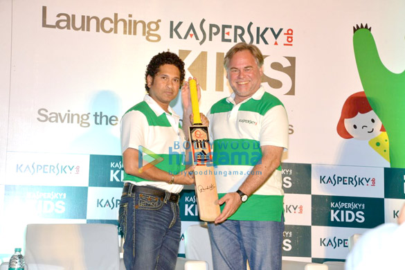sachin tendulkar eugene kaspersky launch kaspersky kids 3