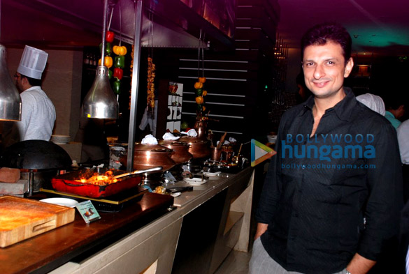 rushad rana of adlalat snapped at holiday inns lucknow food fest 4