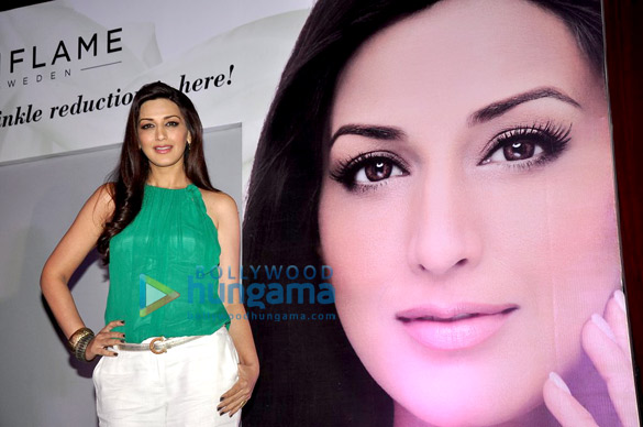 sonali bendre at the launch of oriflames ecollagen range 9