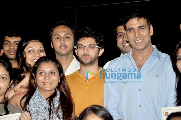 akshay gives certificates to first womens self defense batch 7