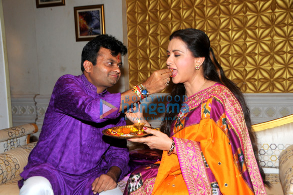 aneel murarka poonam dhillon celebrate raksha bandhan 5