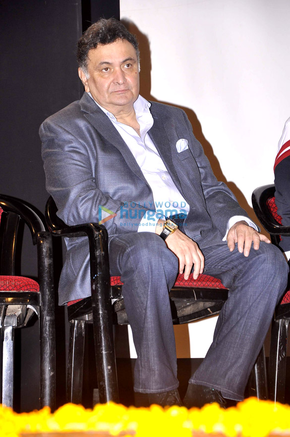 the kapoors felicitate dr o p kapoor for completing his 720th free lecture 10