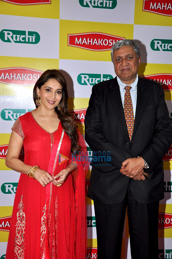 ruchi soya announces madhuri dixit as their brand ambassador 3